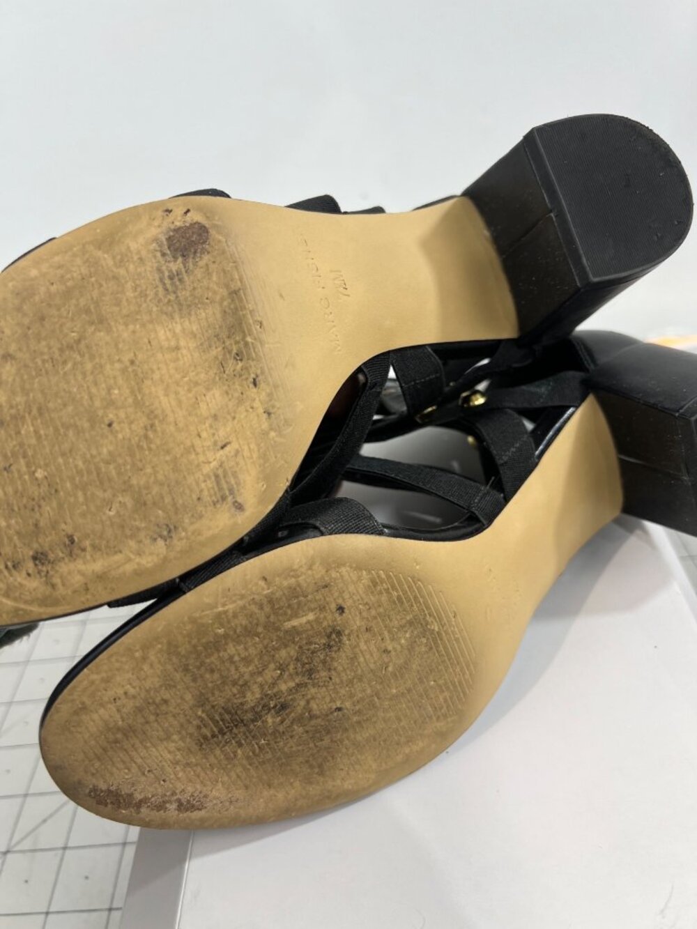 Marc Fisher Julee Women’s Sz. 7.5 Black Strappy Sandals Gold Accents - Picture 6 of 8